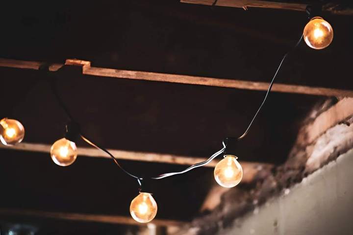 Outdoor lighting installation Montreal